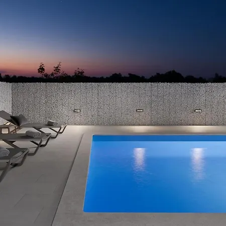 Ovis Villa Peresiji