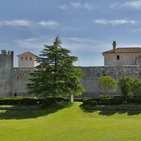 Ovis Villa Peresiji